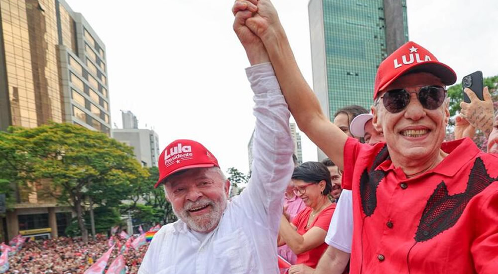 Chico Buarque participa de evento com Lula em Belo Horizonte