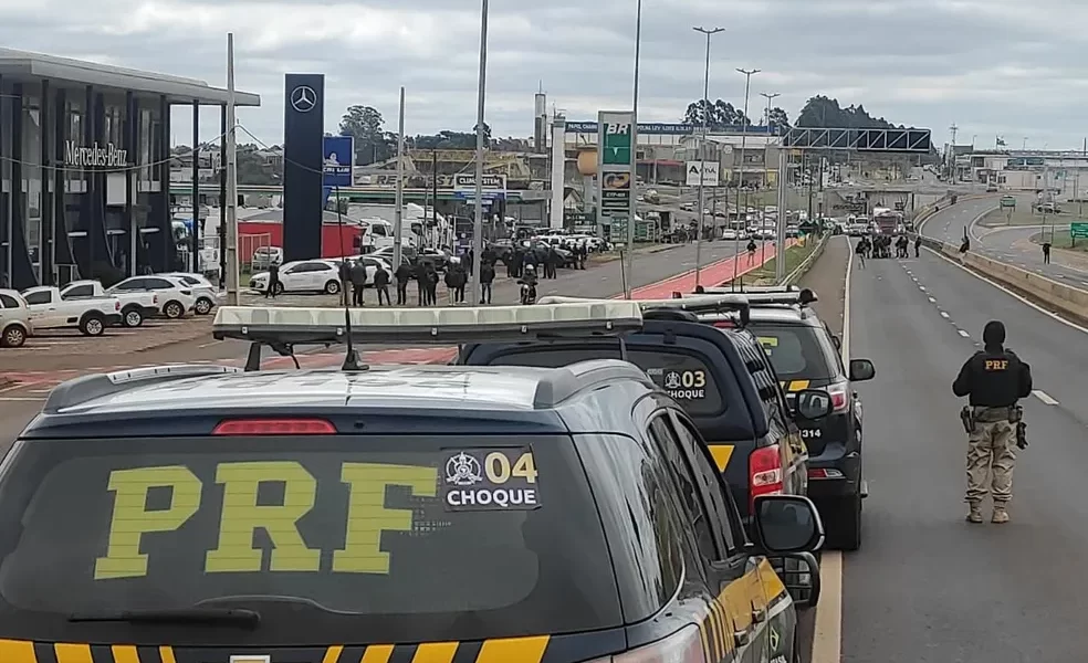 Bloqueios em rodovias federais acontecem em 29 pontos