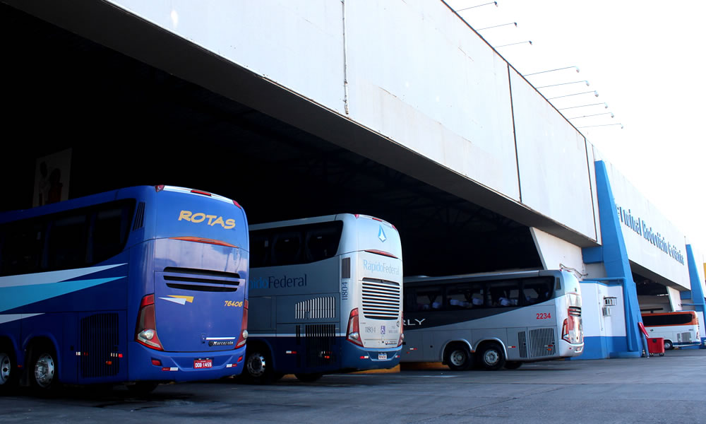 Empresas de ônibus são autuadas pelo Procon de Goiás