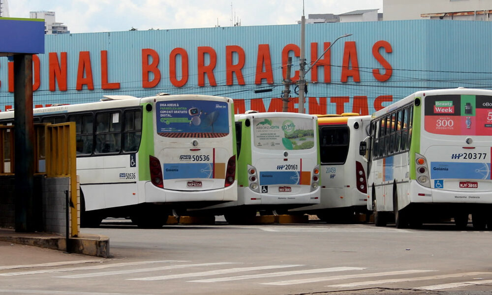 Ônibus do transporte coletivo de Goiânia estão sucateados