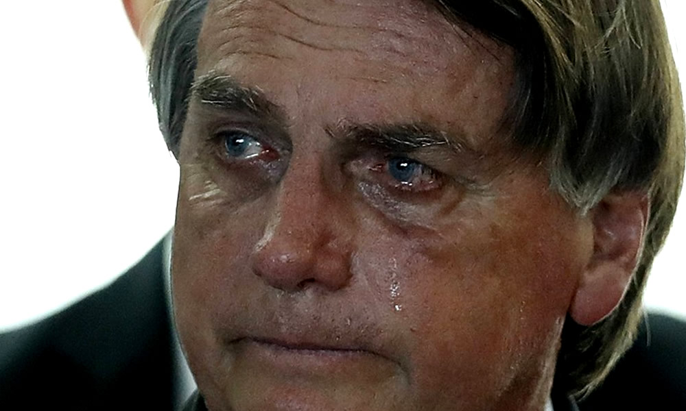 Bolsonaro chora e continua em silêncio profundo