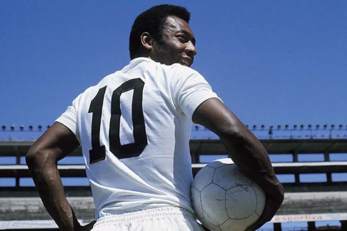 Sete jogos e três gols: a conexão do Rei Pelé com Goiânia