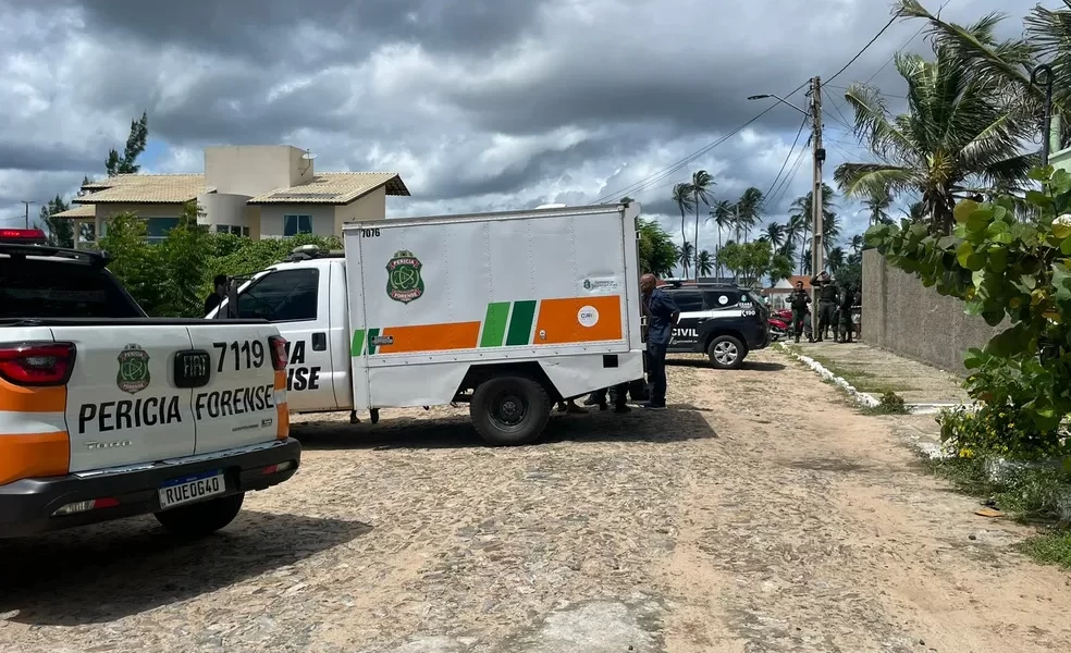 Policial civil mata coletas dentro de delegacia no Ceará