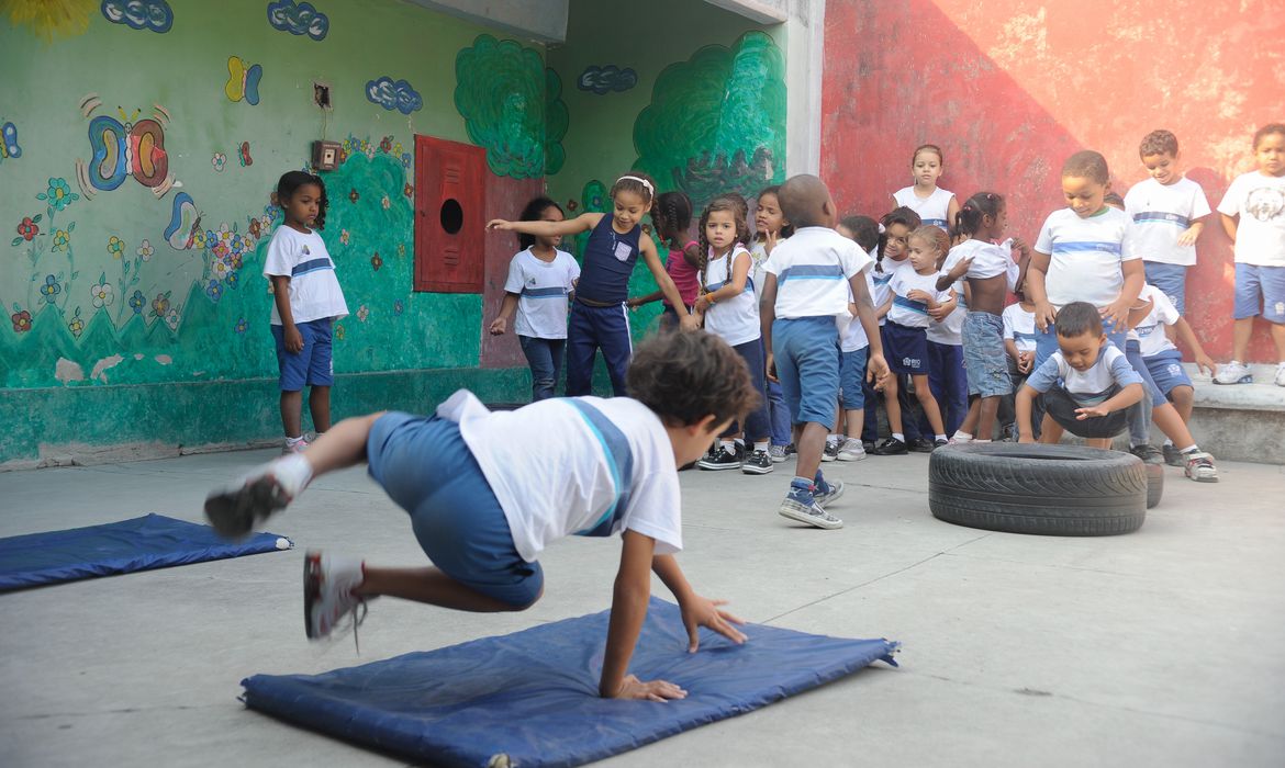 Educação em tempo integral é bem recebida por gestores