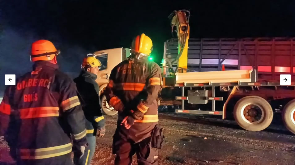 Motorista de carreta morre carbonizado na BR-364, em Jataí