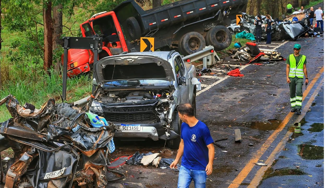 Quatro pessoas morrem em acidente entre Anápolis e Abadiânia