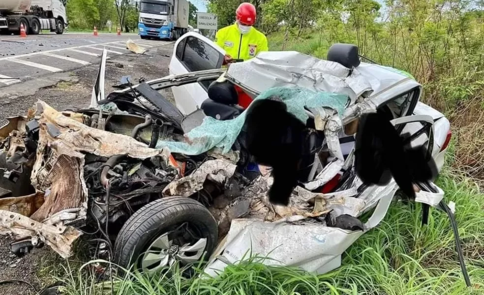 Acidente na BR-153 mata duas pessoas em Mara Rosa