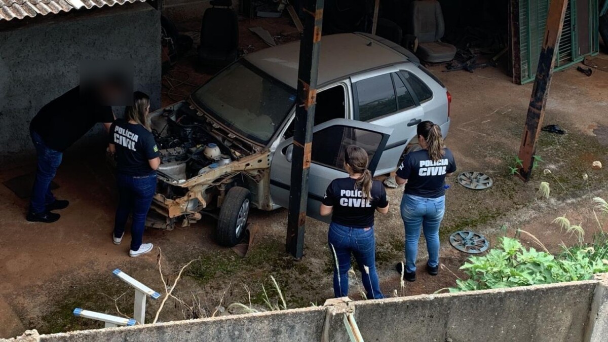 Desmanche de veículos funcionava aos fundos de hotel, em Itaberaí