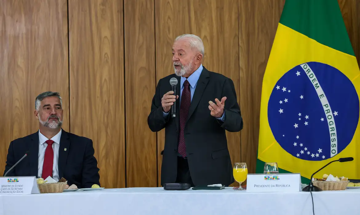 Lula diz que economia em 2024 crescerá mais do que o previsto