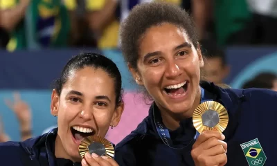 Duda e Ana Patrícia conquistam o ouro no vôlei de praia em Paris