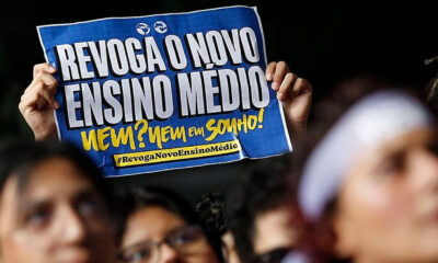 Lula sanciona novo ensino médio com veto a mudança no Enem